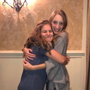 Meet your Posher, Amaris